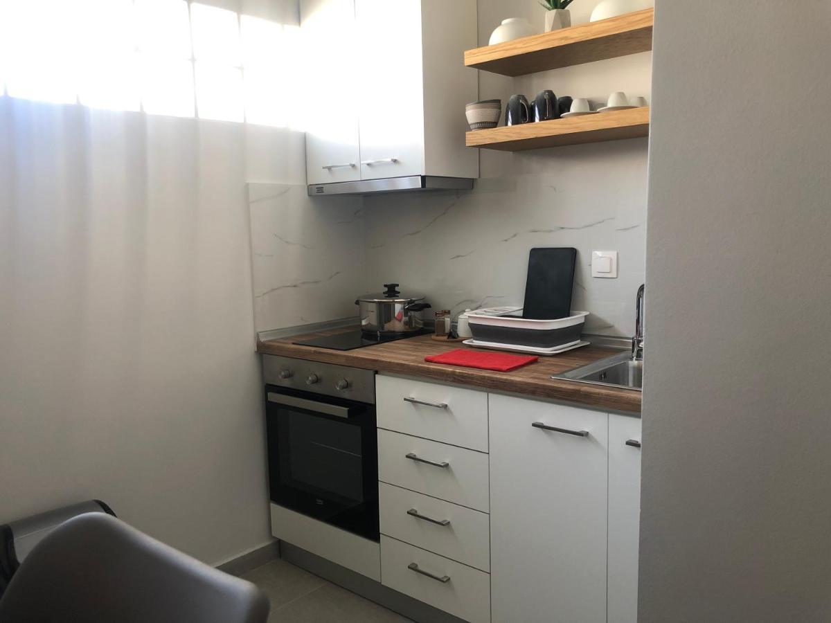 Aurora Apartments Nea Vrasna Bagian luar foto