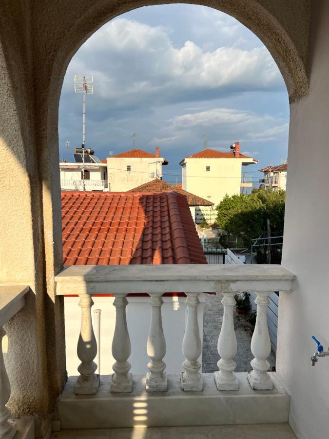 Aurora Apartments Nea Vrasna Bagian luar foto