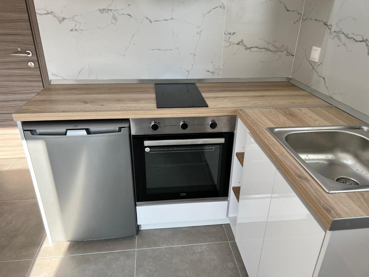 Aurora Apartments Nea Vrasna Bagian luar foto