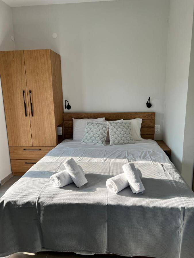 Aurora Apartments Nea Vrasna Bagian luar foto