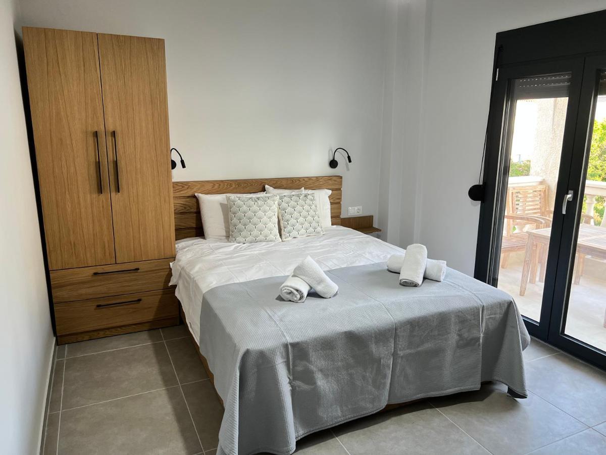Aurora Apartments Nea Vrasna Bagian luar foto